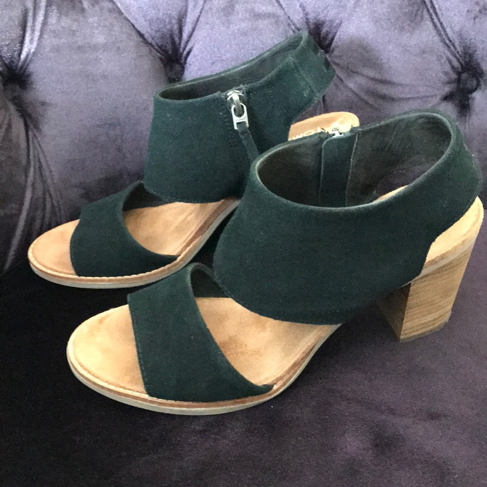 TOMS Majorca Cut Out Suede Heel Black